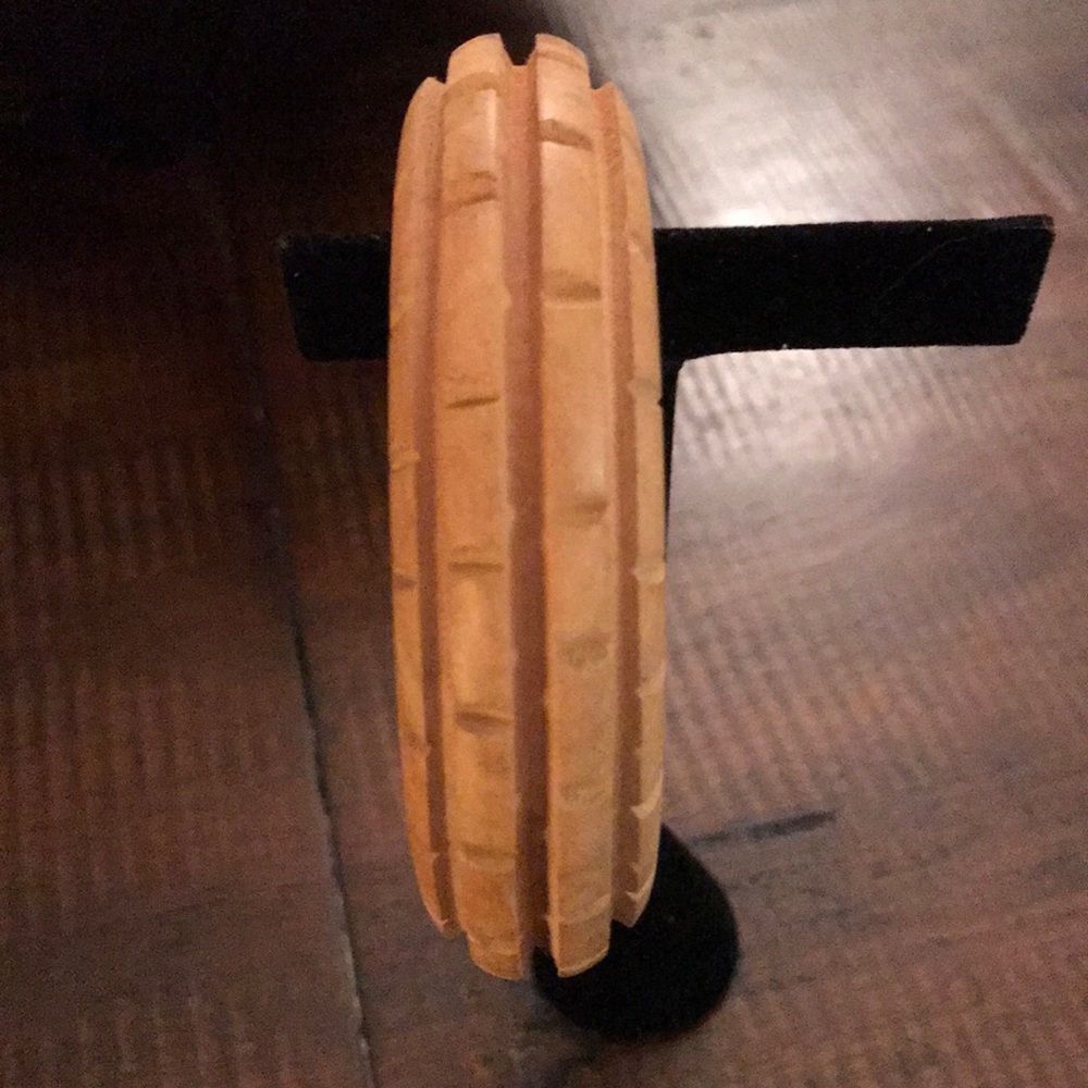 NEW! Vintage Carved Wood Bangle Bracelet - Picture 4 of 5